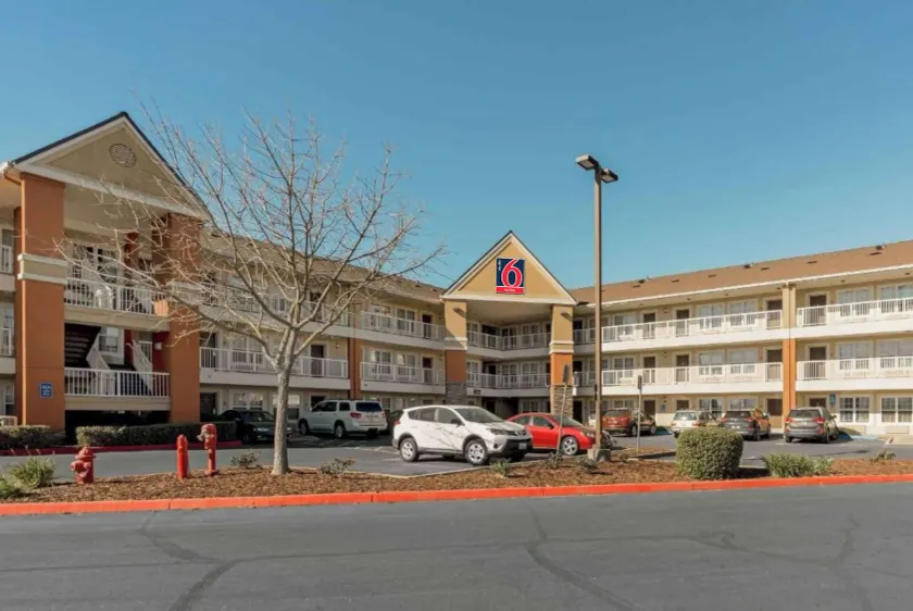 Studio 6 Extended Stay Sacramento Arden Way CA - Image 1