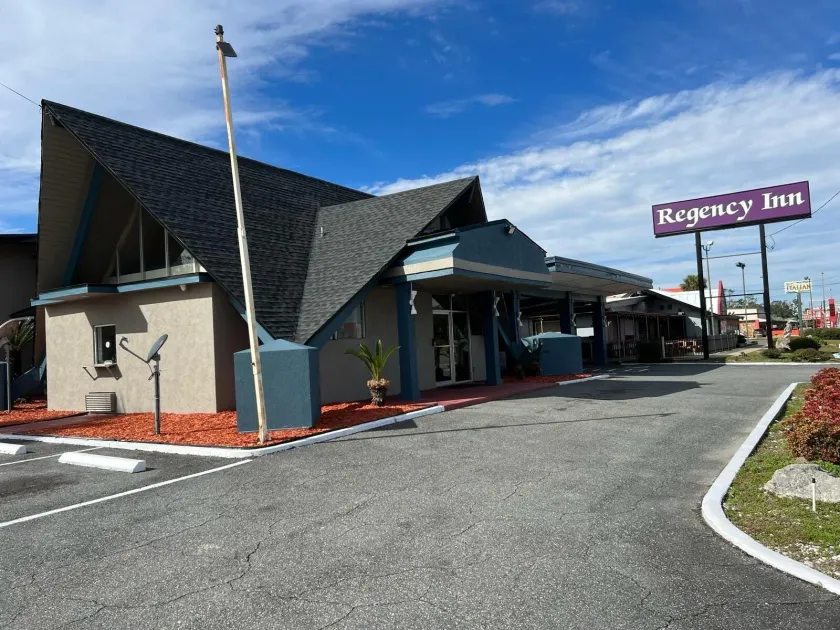 Regency Inn - Image 1