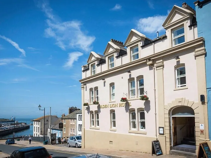 The Golden Lion Hotel - Image 1