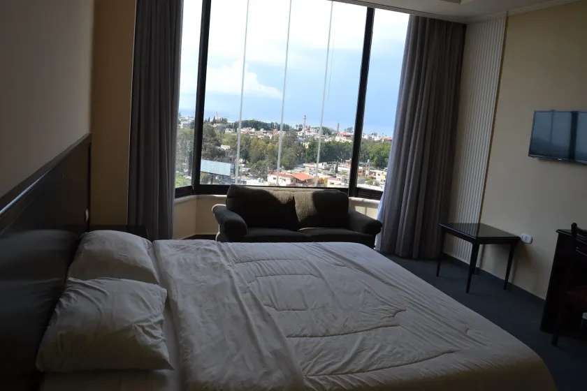 Platinum Hotel - Image 1