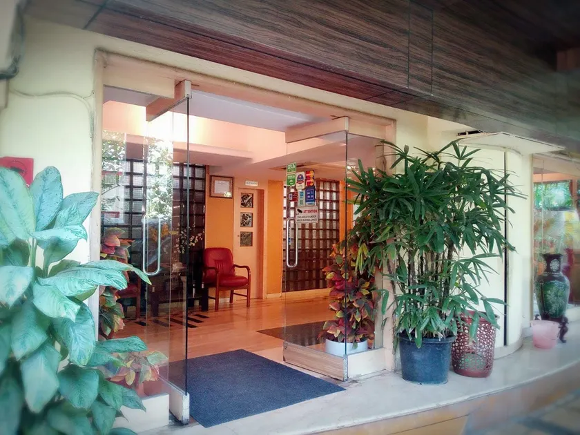 Hotel Plaza - Image 1