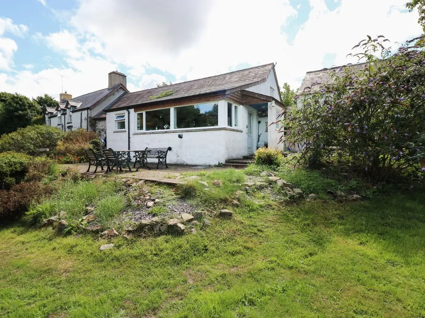 Morfa Isaf Cottage - Image 1