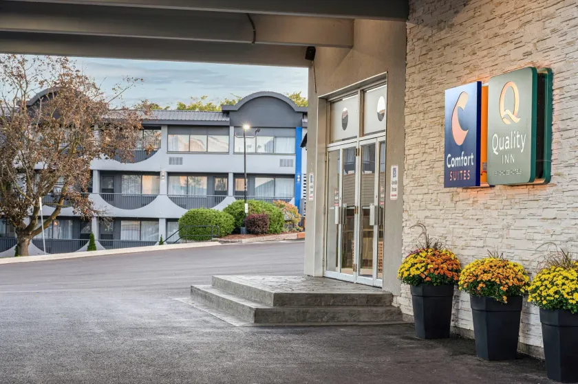 Quality Inn & Conference Centre Kingston Central - Image 1