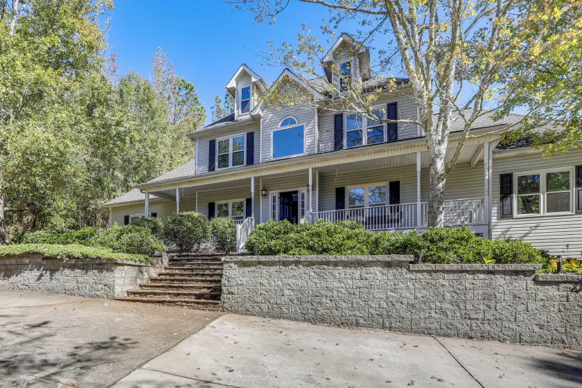 Walk to Trails: Peaceful Family Home in Braselton - Image 1