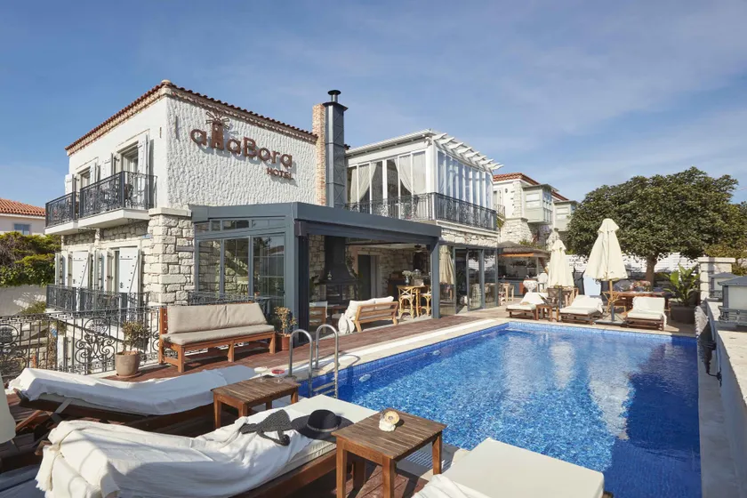 AlaBora Hotel - Image 1