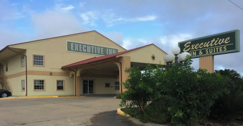 Executive Inn Schulenburg - Image 1