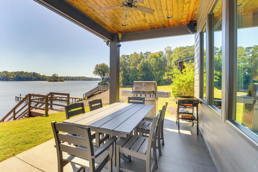 Waterfront Home in Alex City, Near Auburn - Image 1