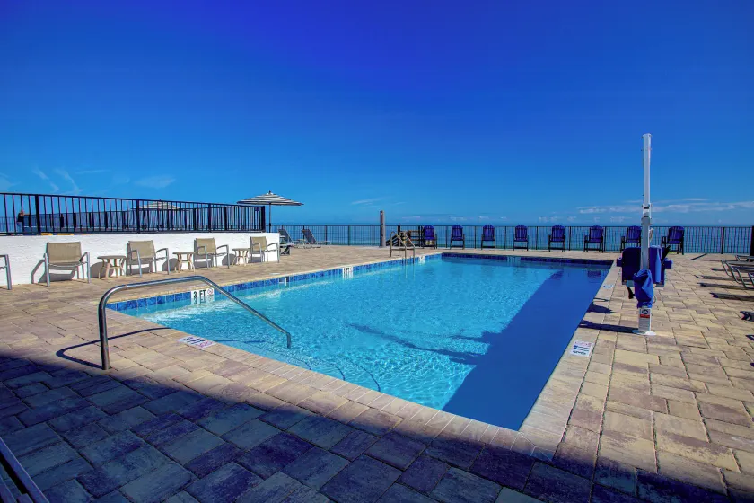 La Bella Inn - POOL OPEN - Image 1
