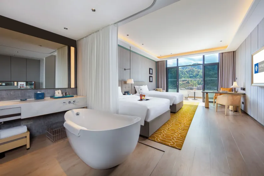 Wyndham Grand Plaza Royale Hot Springs Fenghuang - Image 1