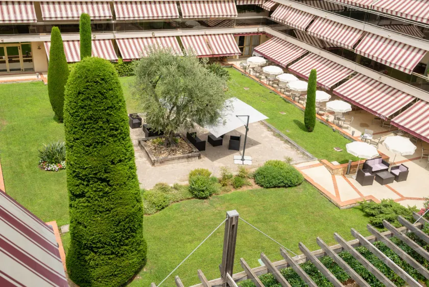 Hôtel Les Strélitzias - Image 1