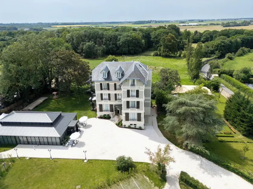 Villa Edmond Hôtel & Spa - Maison Blanche Bièvres - Image 1