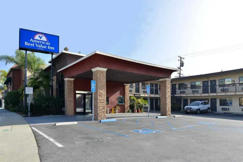 Americas Best Value Inn Pasadena - Image 1