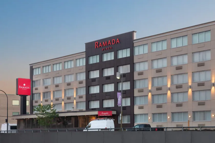 Ramada Plaza by Wyndham Montreal - Image 1