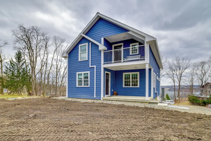 Seneca Lake Wine Trail Studio w/ Balcony & Views! - Image 1