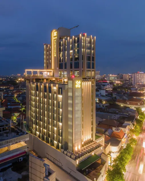 Platinum Hotel Tunjungan Surabaya - Image 1