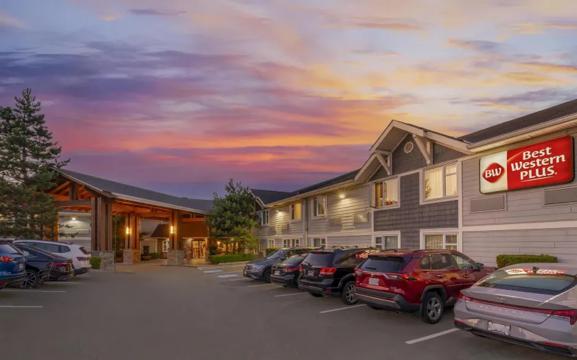 Best Western Plus Country Meadows Inn - Image 1