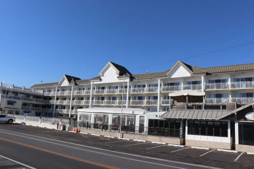 Montreal Beach Resort - Image 1