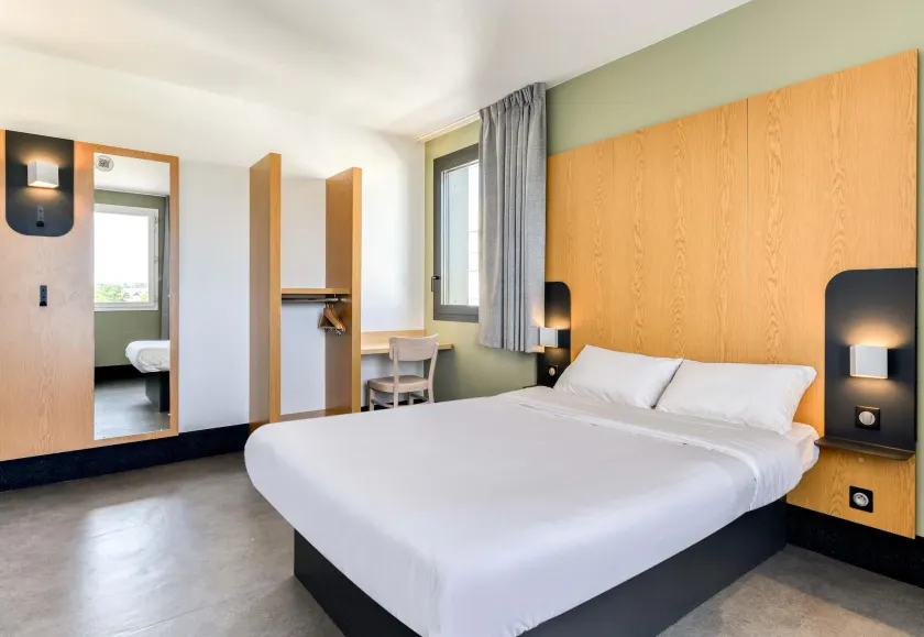 B&B HOTEL Montpellier Centre Le Millénaire 3 étoiles - Image 1