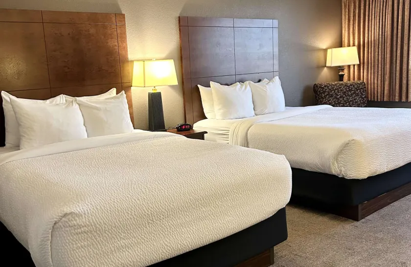 Best Western Plus Kelly Inn - Image 1