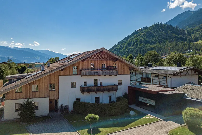 Attraente appartamento accogliente e familiare con sauna, idromassaggio e piscina | Vista sulla montagna | Accetta animali domestici - Image 1
