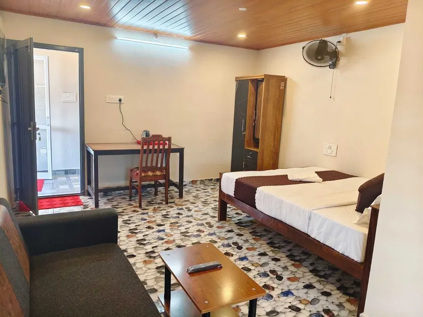 NAINAS RESIDENCY VAGAMON - Camera