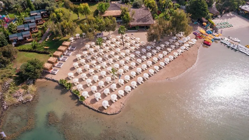 Sugar Beach Club - Image 1
