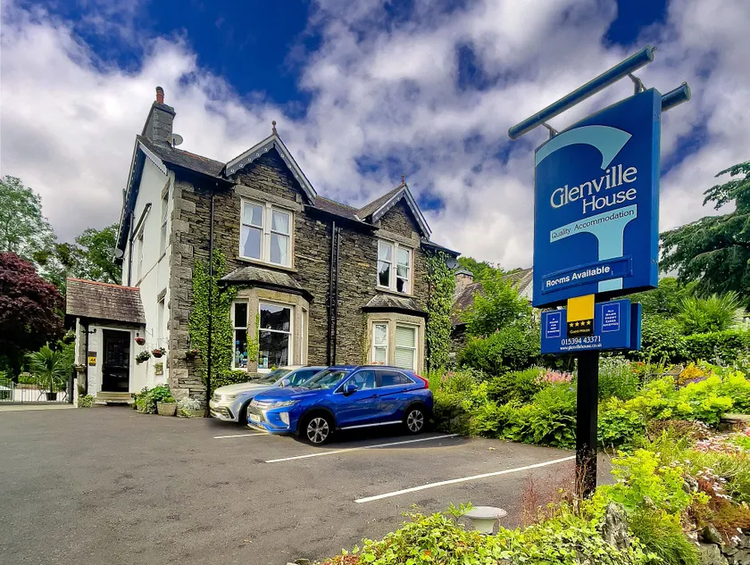 Glenville House - Adults Only - Incl FREE off-site health club with swimming pool, hot tub, sauna & steam room - Image 1