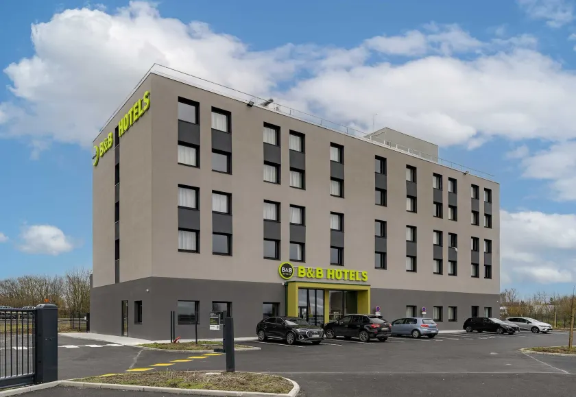 B&B HOTEL Valenciennes Onnaing 3 étoiles Parc d Activités de la Vallée de l Escaut - Image 1