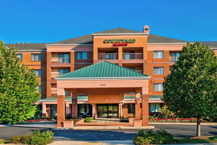 Courtyard by Marriott Dulles Town Center - Image 1