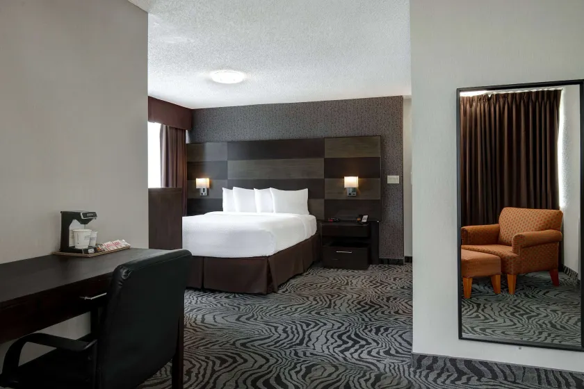 Days Inn by Wyndham Calgary South - Image 1