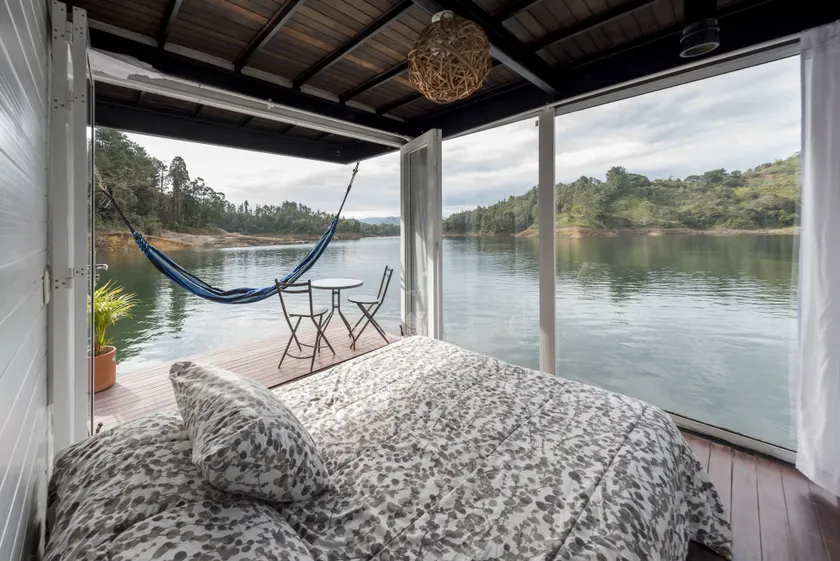 Hotel Pietrasanta Cabañas frente a la Represa Peñol Guatape - Image 1