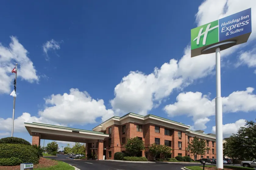 Holiday Inn Express & Suites Columbia-I-20 @ Clemson Rd by IHG - Image 1