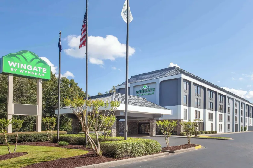 Wingate by Wyndham Charleston Coliseum - Image 1