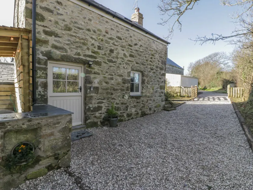 Owl Cottage - Image 1