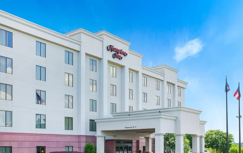 Hampton Inn Columbus-North - Image 1