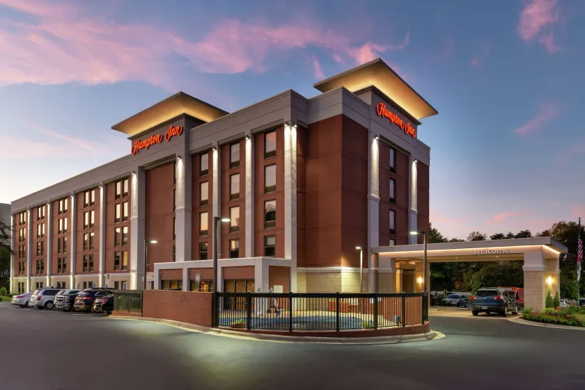 Hampton Inn Greensboro-Airport - Image 1