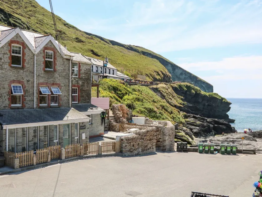 Gull Rock - Image 1