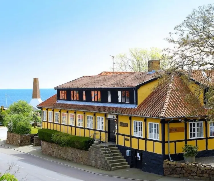 Hotel Villum - Image 1