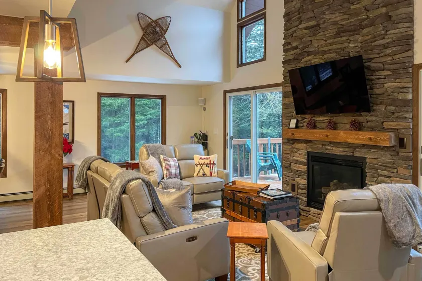 Newly Renovated Home w/ Hot Tub, Deck & EV Charger - Image 1
