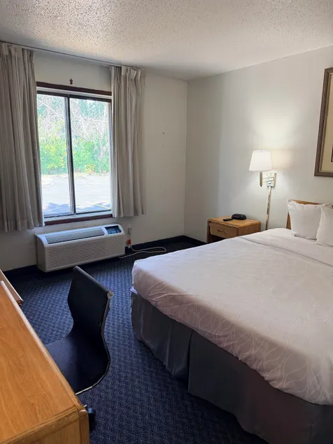 Roseville Budget Inn - Image 1