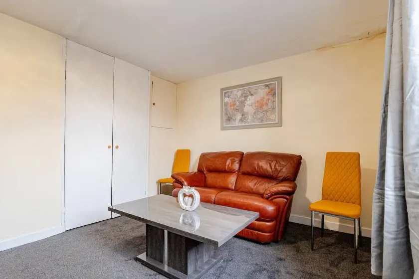Cosy Retreat Suites - Image 1