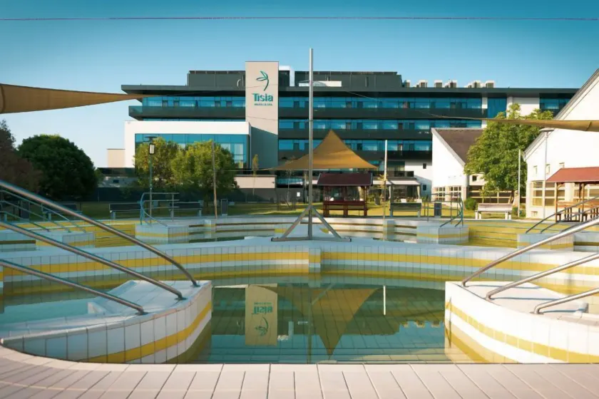 Tisia Hotel & Spa - Image 1