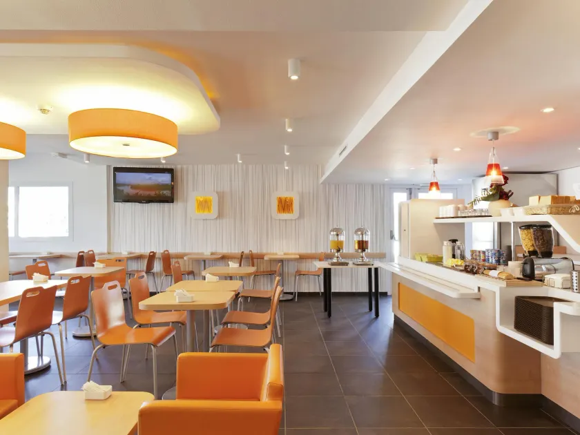 ibis Budget Gennevilliers Asnières - Rénové en 2025 - Image 1