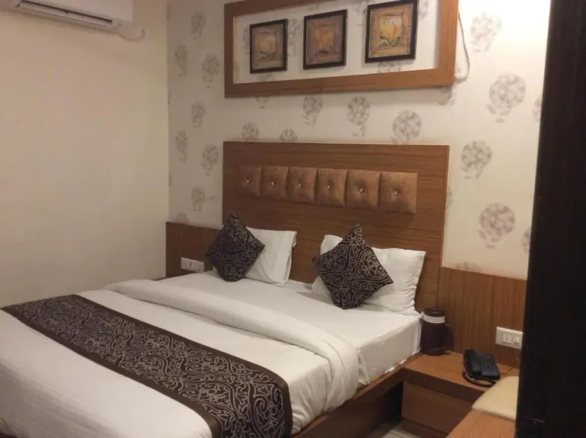 HOTEL RK PALACE - Quarto