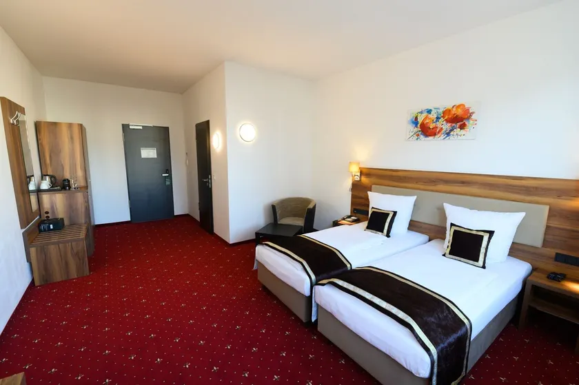 Hotel Luna - Image 1