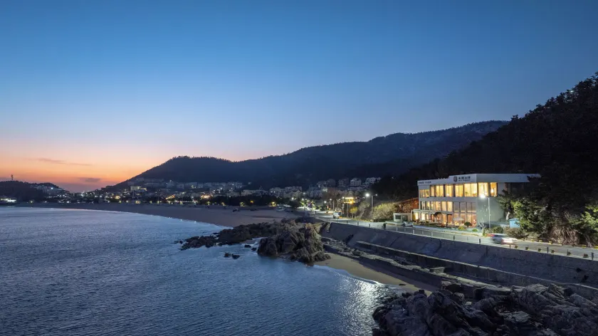 Qingdao Wushe Yujianshanju Tangchi Seaview Hotel - Image 1