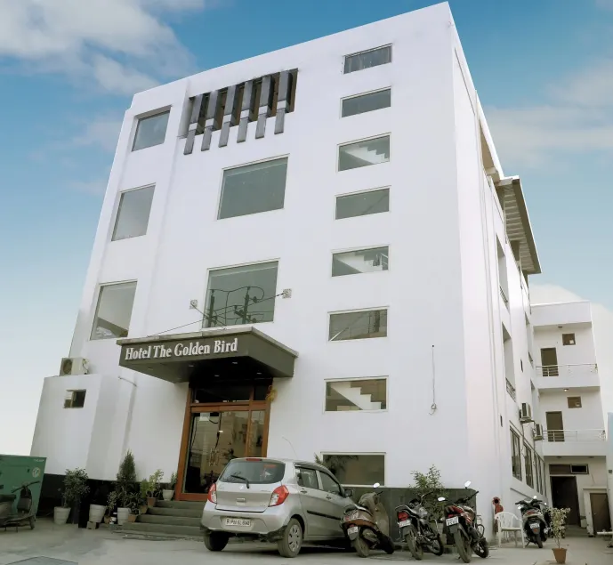 Hotel The Golden Bird - Image 1