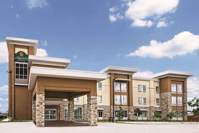 La Quinta by Wyndham San Antonio by Frost Bank Center - Image 1