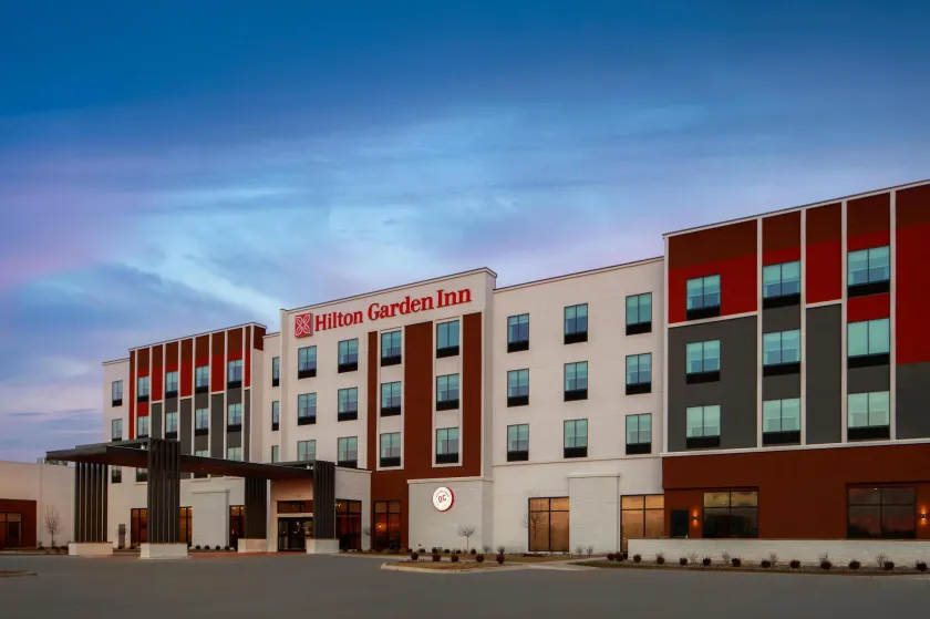 Hilton Garden Inn Hutchinson - Image 1