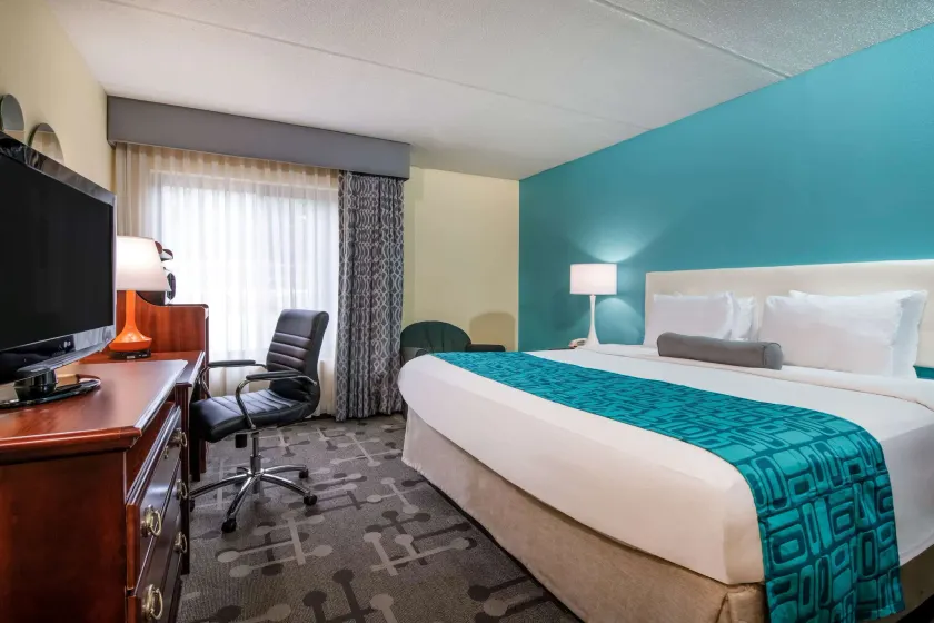 Howard Johnson by Wyndham Saugerties - Image 1